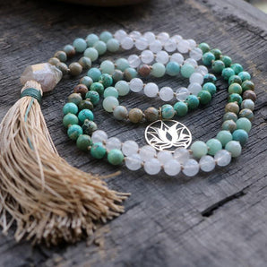 Collier mala en Amazonite, Turquoise, Agate et médaille Fleur de Lotus