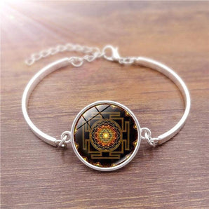 Bracelet bouddhiste cabochon Sri Yantra sacré