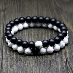 Bracelets «distance» en Onyx noir ou Howlite blanche