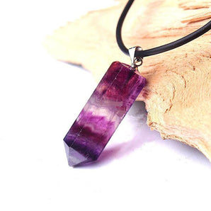 Collier avec pendentif en Fluorite mauve naturelle