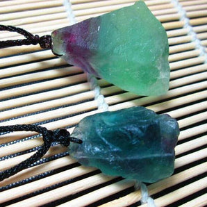 Collier avec pendentif en Fluorite (ou Fluorine) verte naturelle