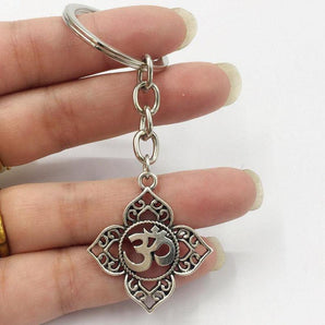 Porte-clés de protection Fleur de Lotus et symbole « Om »