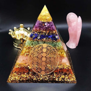 Pyramide d’Orgonite des 7 chakras